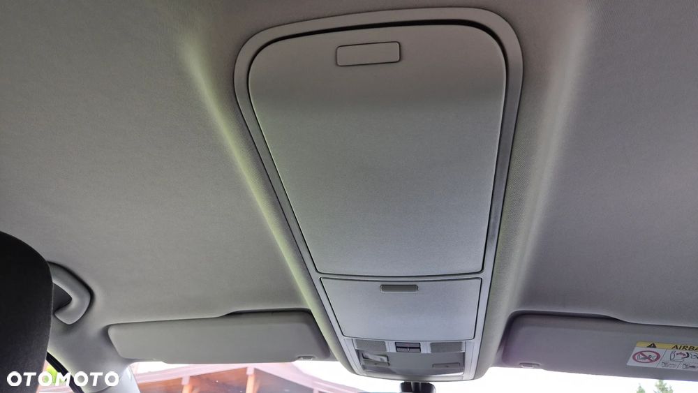 Volkswagen Touran 1.6 TDI DPF Highline - 18