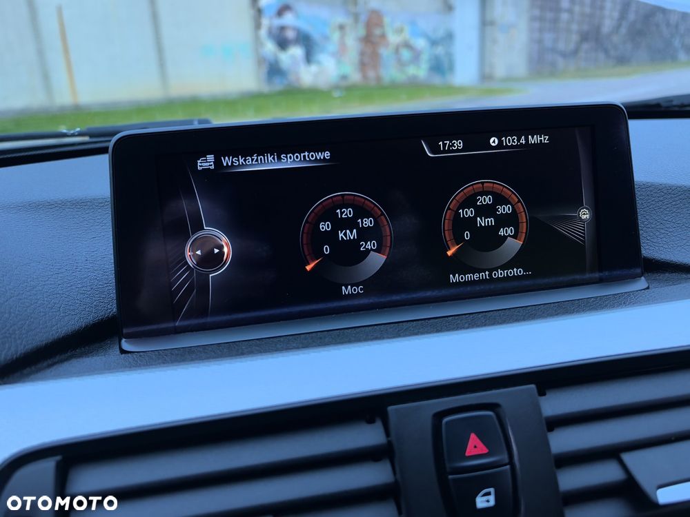 BMW Seria 3 320d xDrive Sport-Aut Sport Line - 28