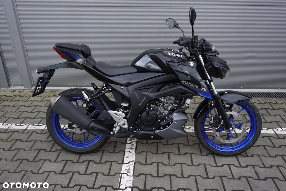 Suzuki GSX - 2