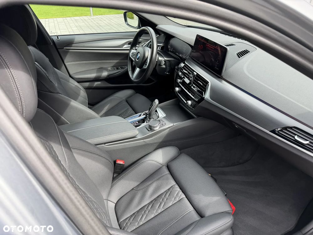 BMW Seria 5 540i xDrive mHEV M Sport sport - 14