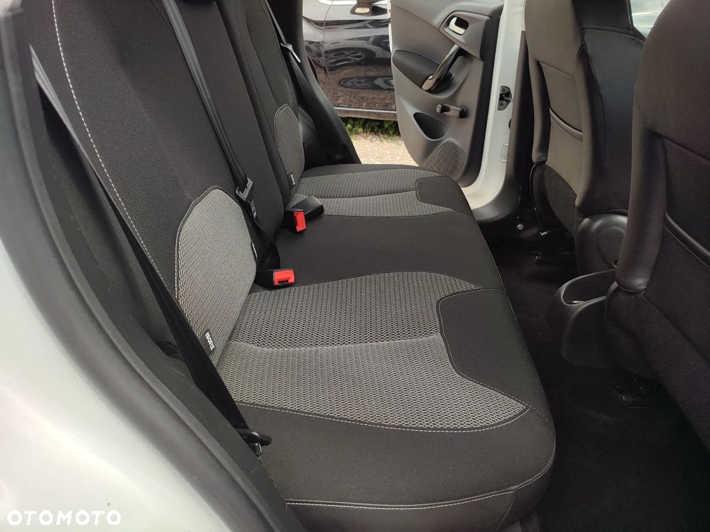 Citroën C3 Pure Tech 110 Stop&Start RED BLOCK - 23