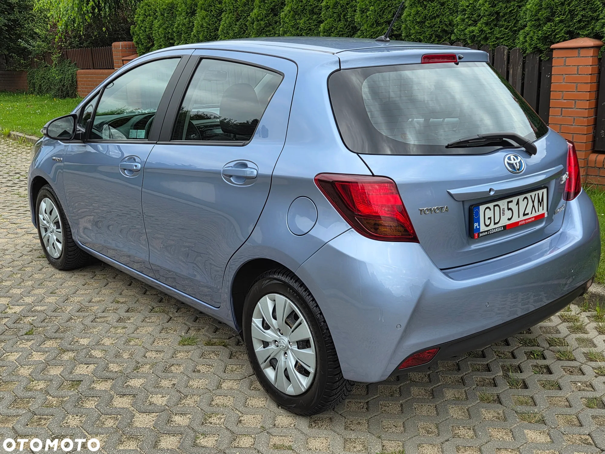 Toyota Yaris Hybrid 100 Life - 4
