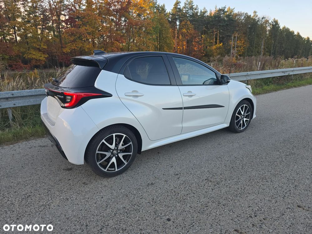 Toyota Yaris Hybrid 1.5 Executive - 3