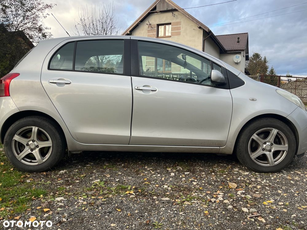 Toyota Yaris - 9