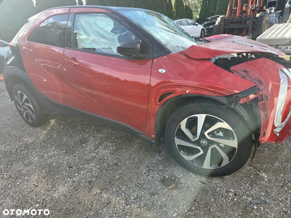 Toyota Aygo X 1.0 VVT-i Selection CVT - 7