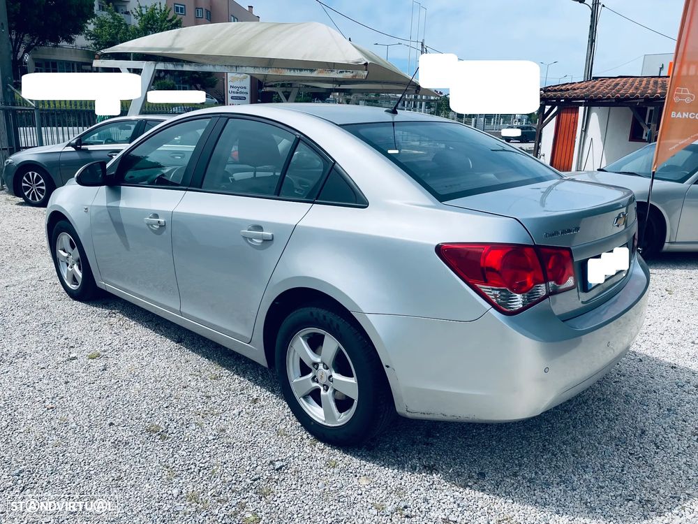 Chevrolet Cruze 1.6 LS - 2
