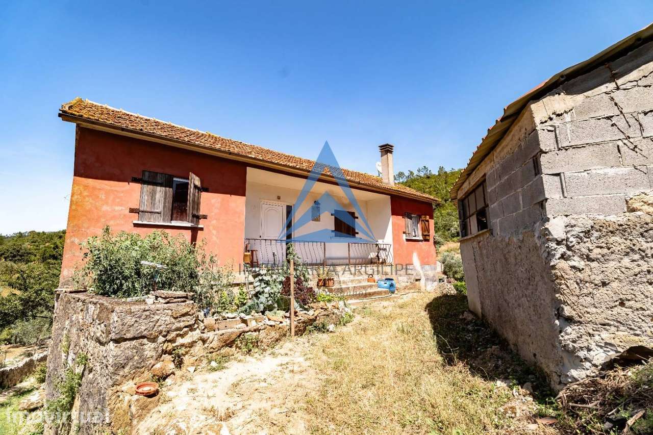 Moradia T3 com enorme potencial e vista panorâmica sobre a serra –... - Grande imagem: 2/60
