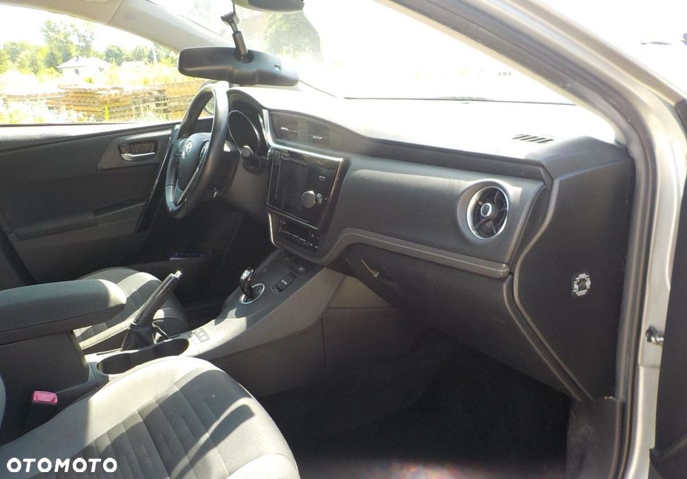 Toyota Auris - 14