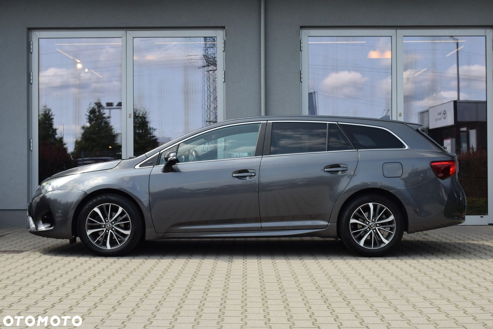 Toyota Avensis - 5