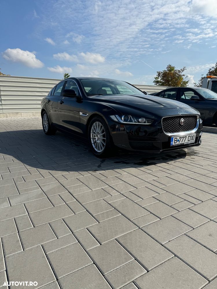 Jaguar XE - 1