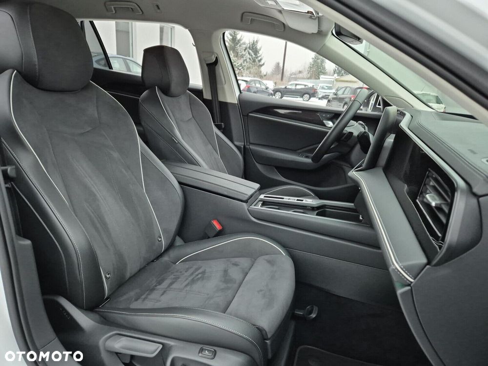 Volkswagen Passat - 12