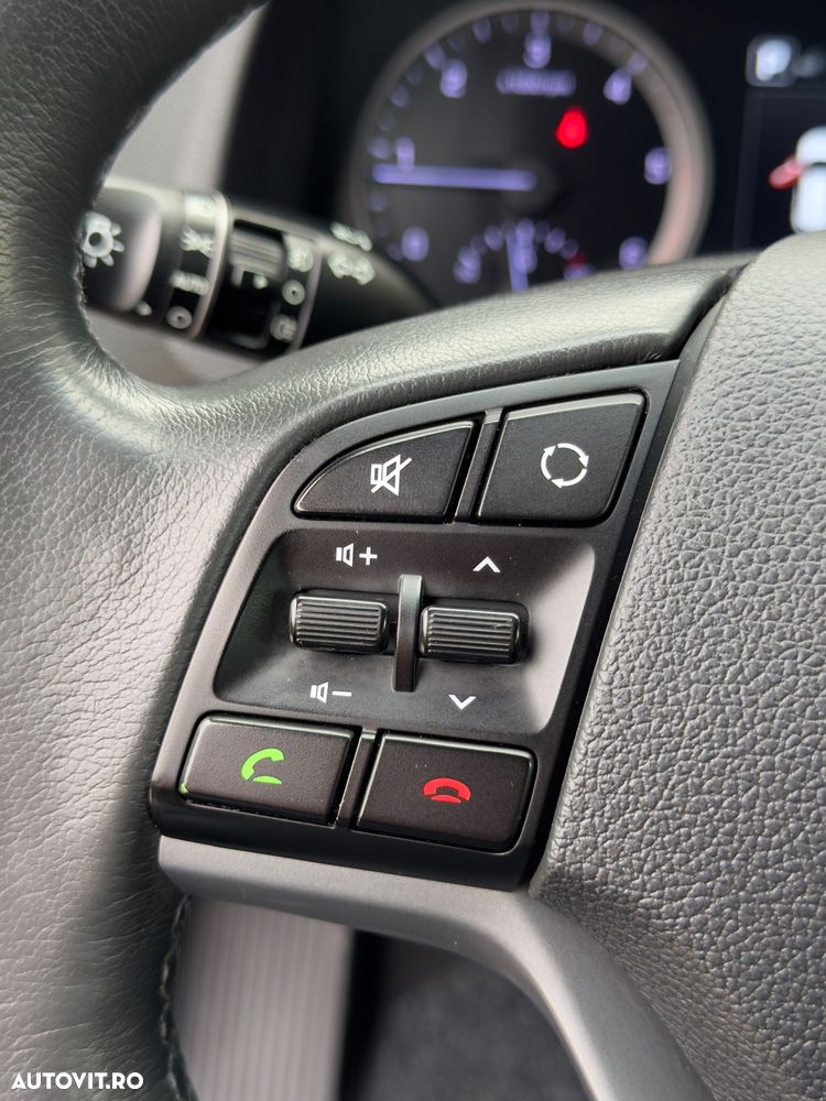 Hyundai Tucson 2.0 CRDI 4WD Automatik Premium - 29