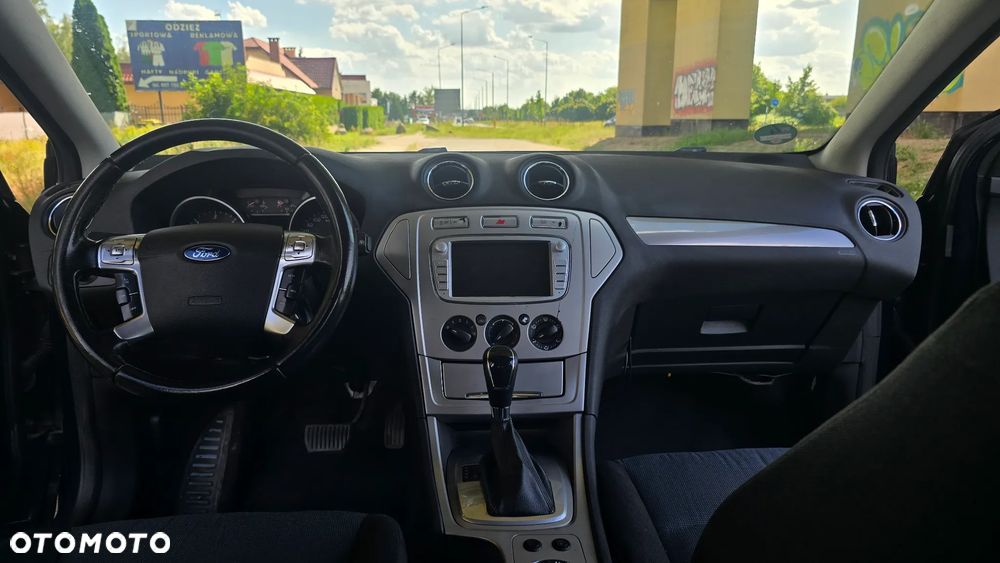 Ford Mondeo 2.0 TDCi Ambiente - 36