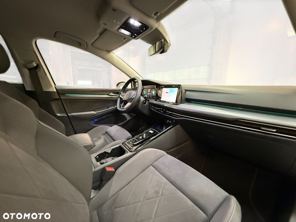 Volkswagen Golf - 22