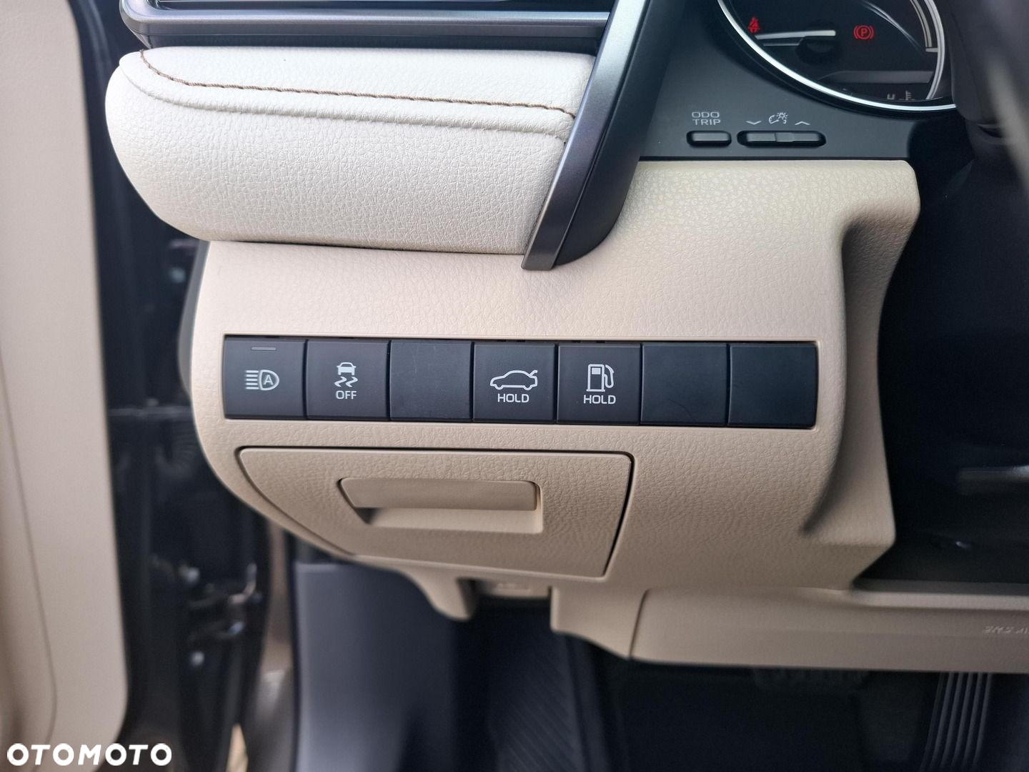 Toyota Camry 2.5 Hybrid Comfort CVT - 17