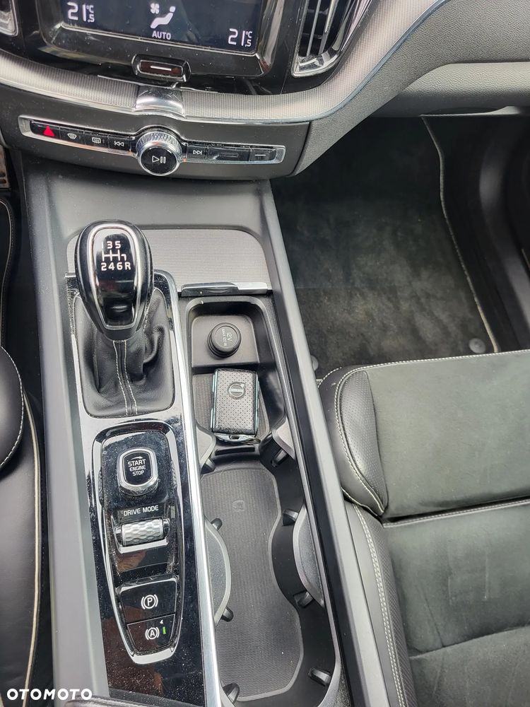 Volvo XC 60 D3 R-Design - 16