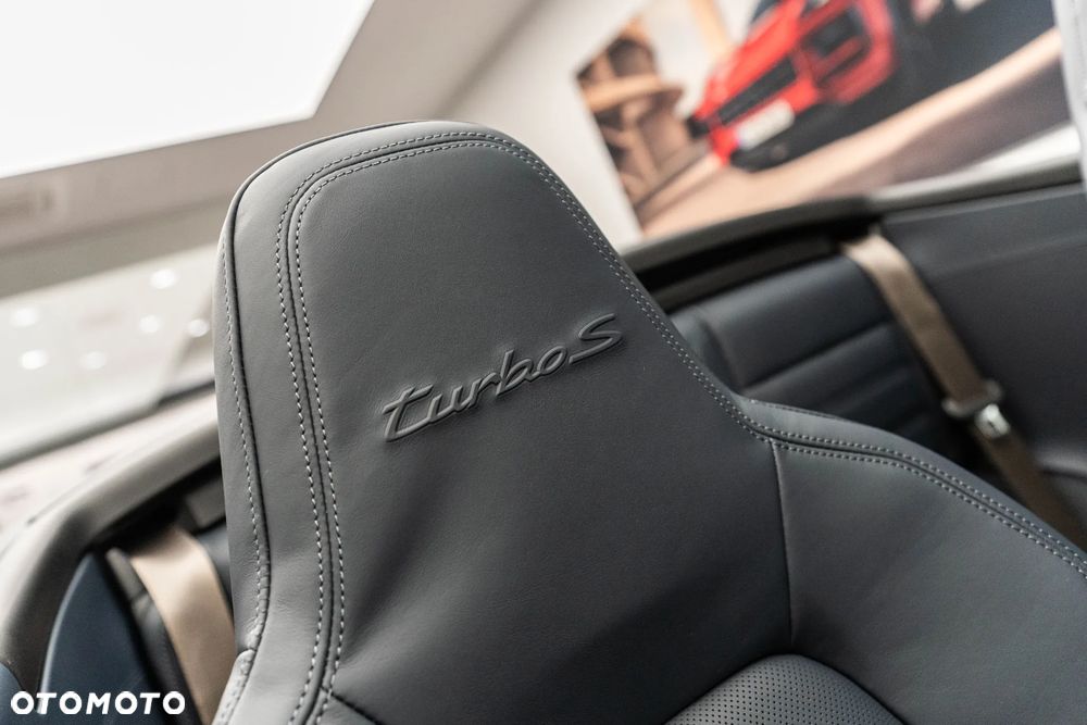 Porsche 911 Turbo S - 31