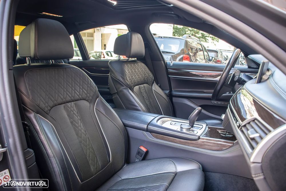 BMW 745 e iPerformance - 30