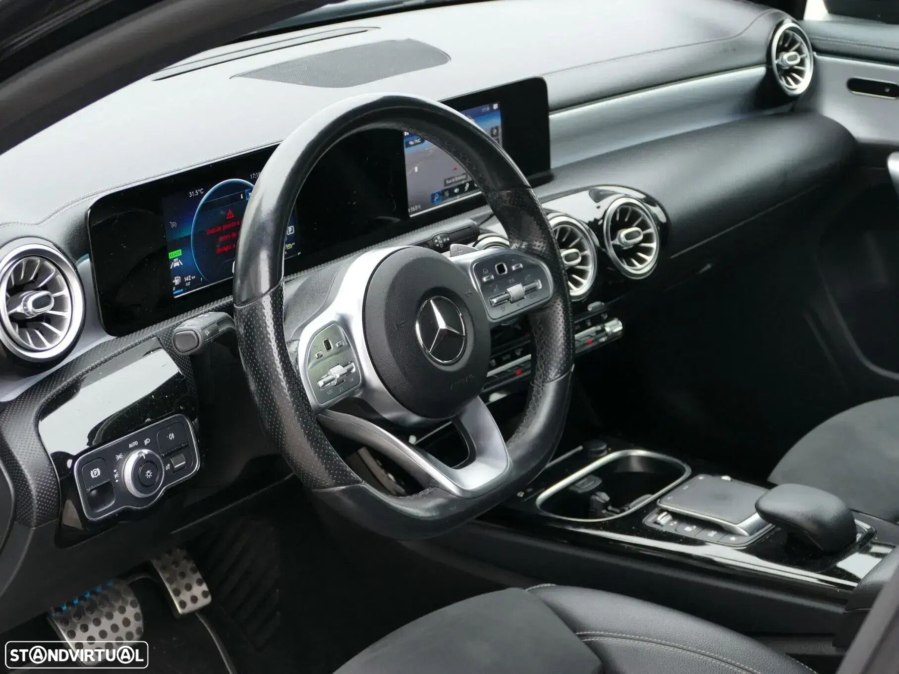 Mercedes-Benz A 250 Limousine e AMG Line - 20