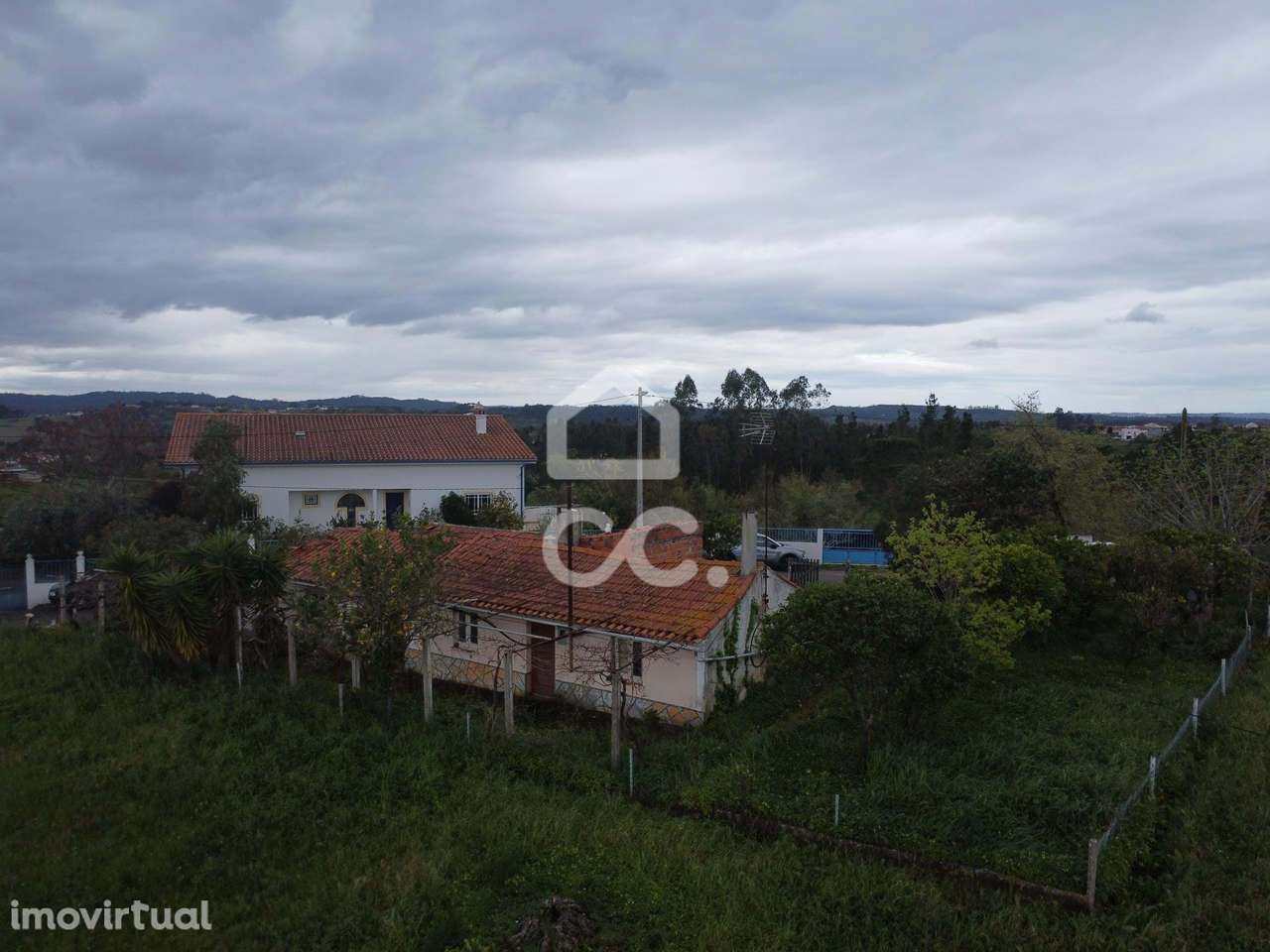 Moradia Térrea com Entradas Independentes – Ideal para Habitação e Inv - Grande imagem: 2/30