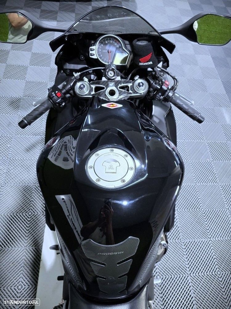 Honda CBR 1000 RR Fireblade - 12