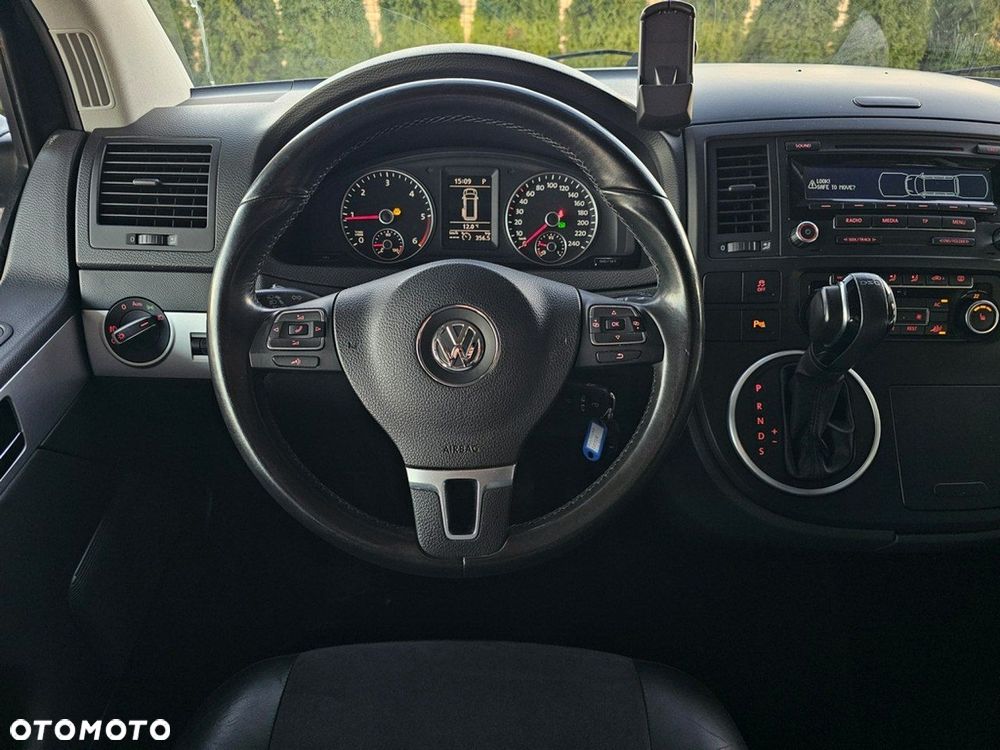 Volkswagen Multivan - 16
