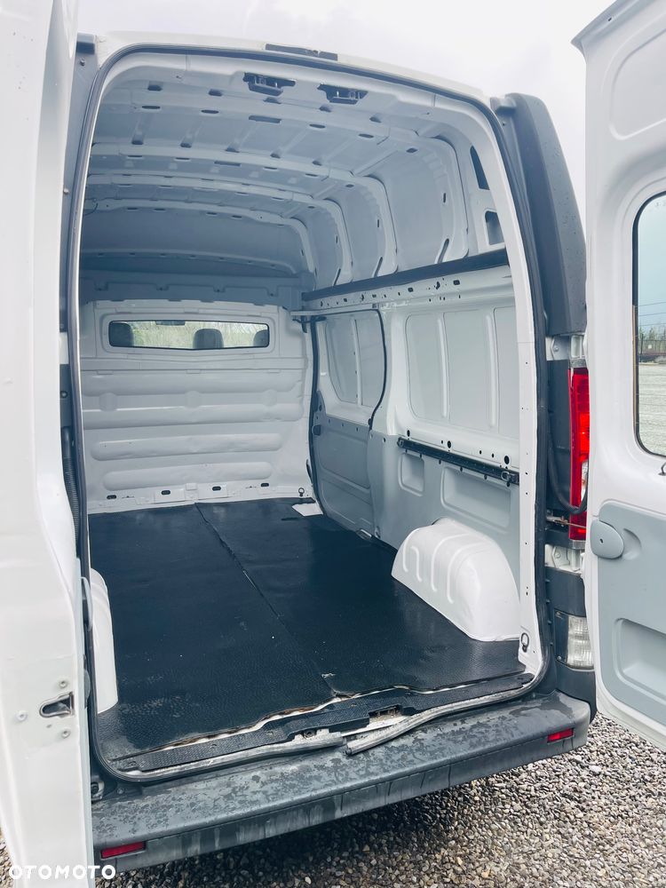 Renault Trafic - 16