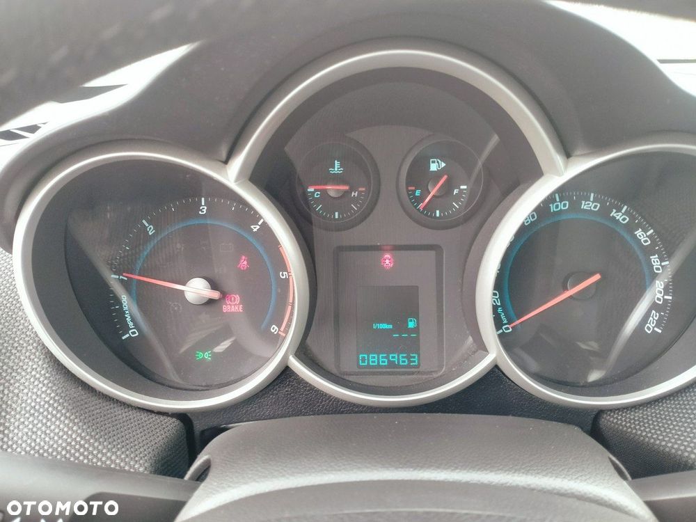 Chevrolet Cruze - 16