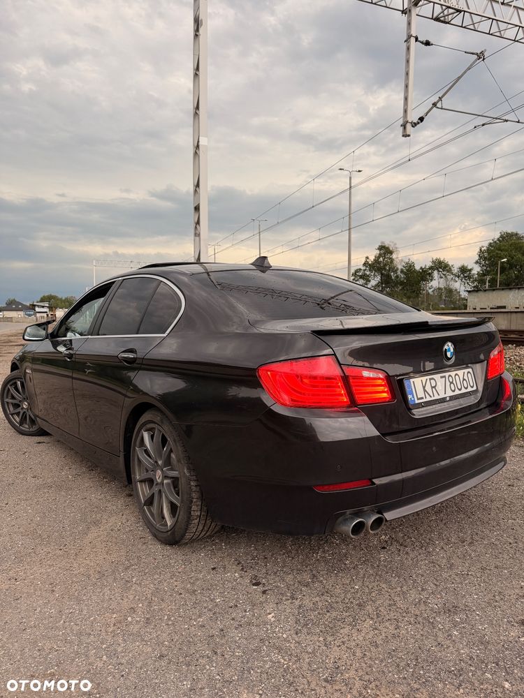 BMW Seria 5 530d xDrive - 32