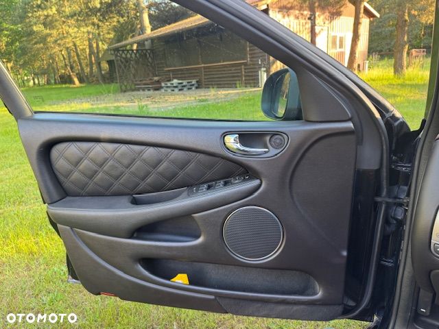 Jaguar X-Type - 10