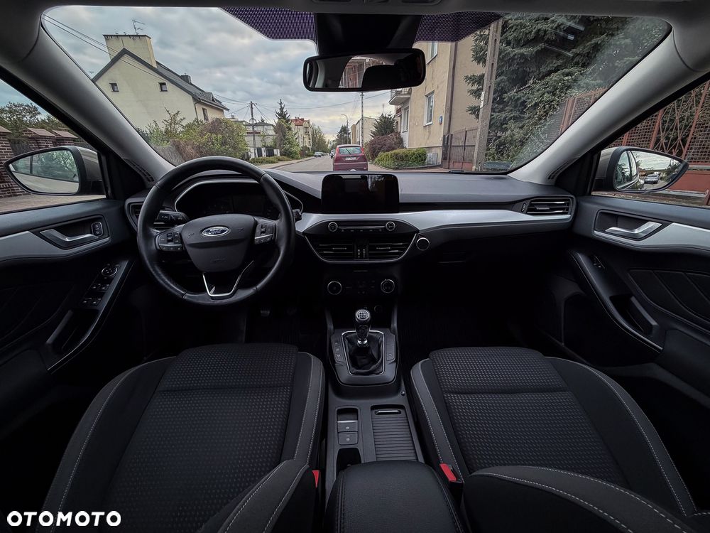 Ford Focus 1.0 EcoBoost Trend Edition Business - 23
