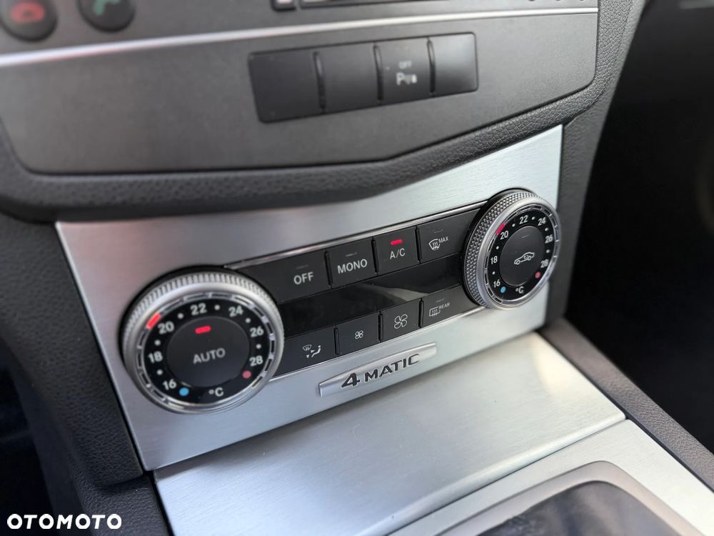 Mercedes-Benz Klasa C 250 CDI DPF 4Matic 7G-TRONIC BlueEFFICIENCY Avantgarde - 31