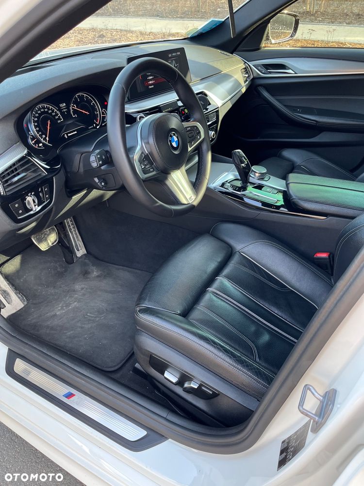 BMW Seria 5 520d M Sport - 10