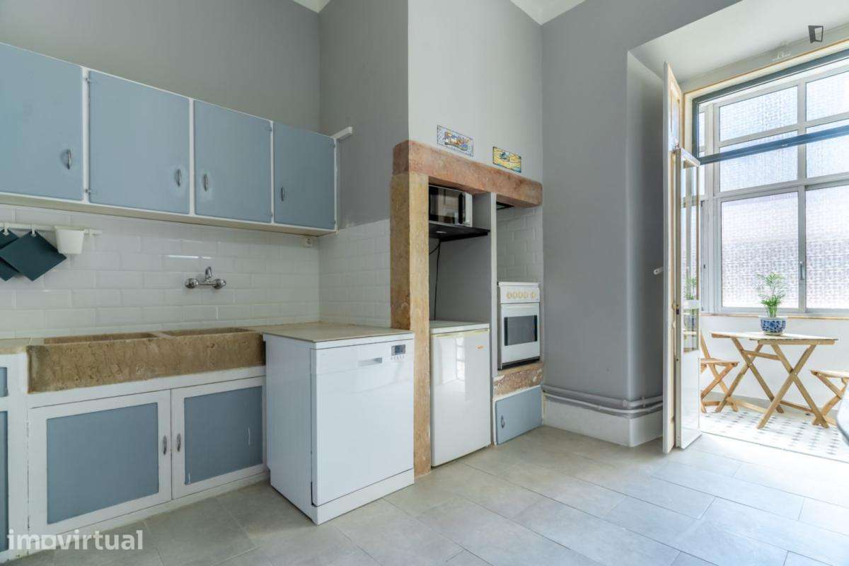 Quarto - localizado em Anjos Lisbon - Grande imagem: 5/13
