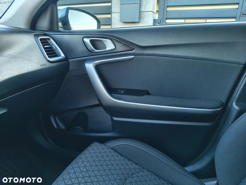 Kia Ceed 1.4 T-GDI L DCT - 16