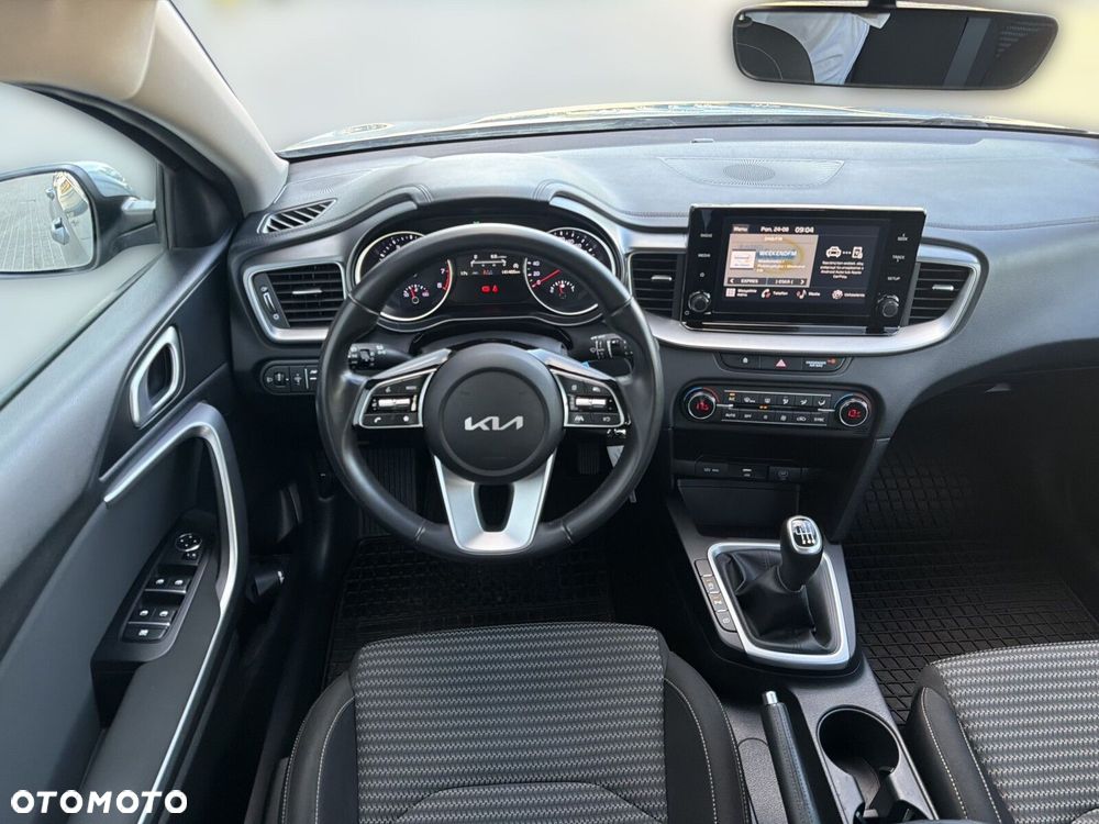 Kia Ceed - 11