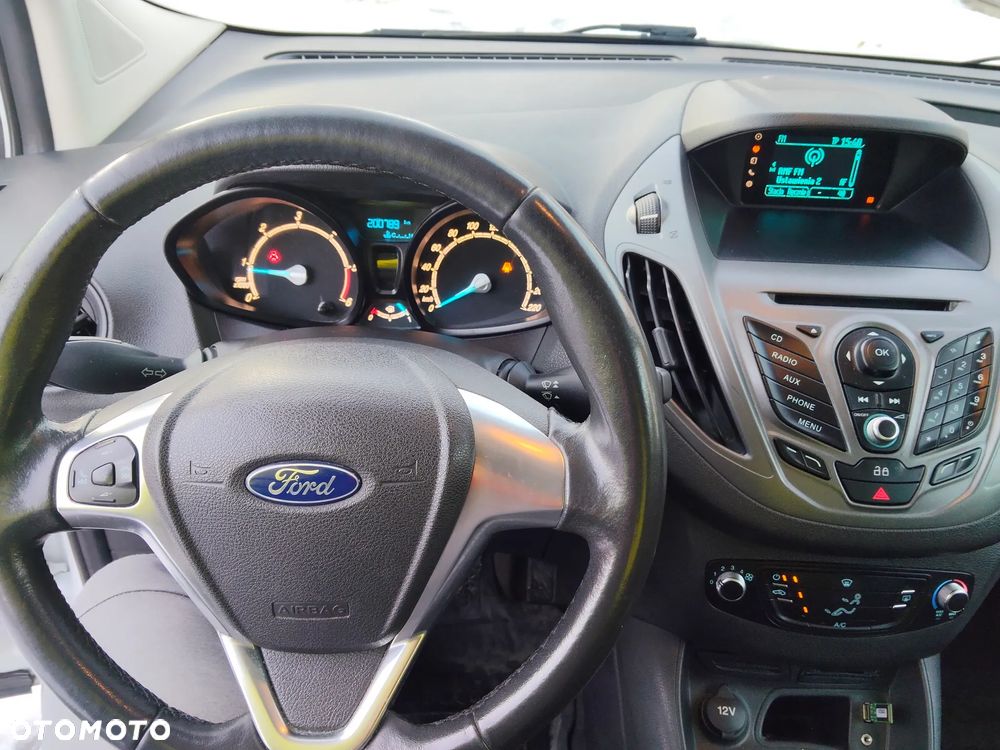 Ford Transit Courier - 9