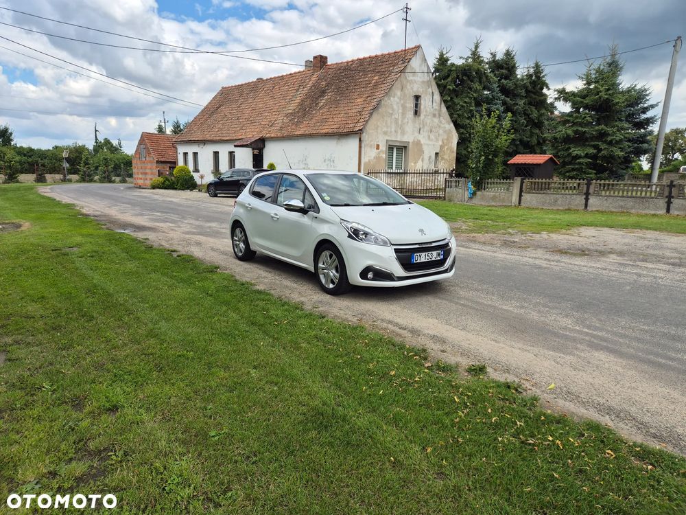 Peugeot 208 - 19