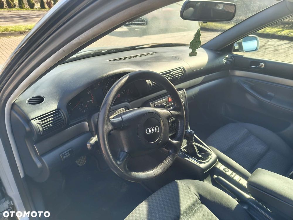 Audi A4 Limousine - 7