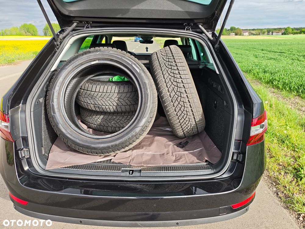 Skoda Superb 2.0 TDI DSG Ambition - 16