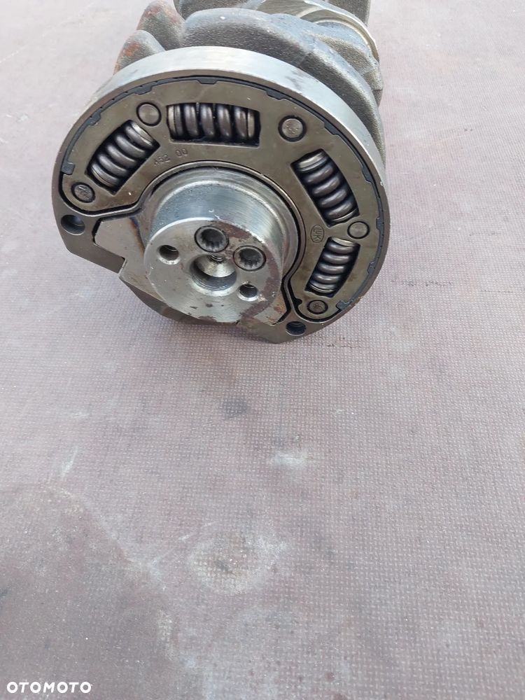 Wał korbowy vw t5 tuareg  uszkodzony - 3