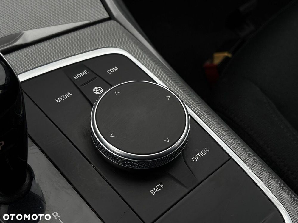 BMW Seria 3 318i Advantage - 13