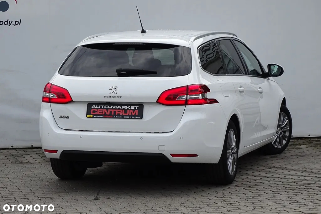 Peugeot 308 1.5 BlueHDi Allure Pack S&S EAT8 - 31