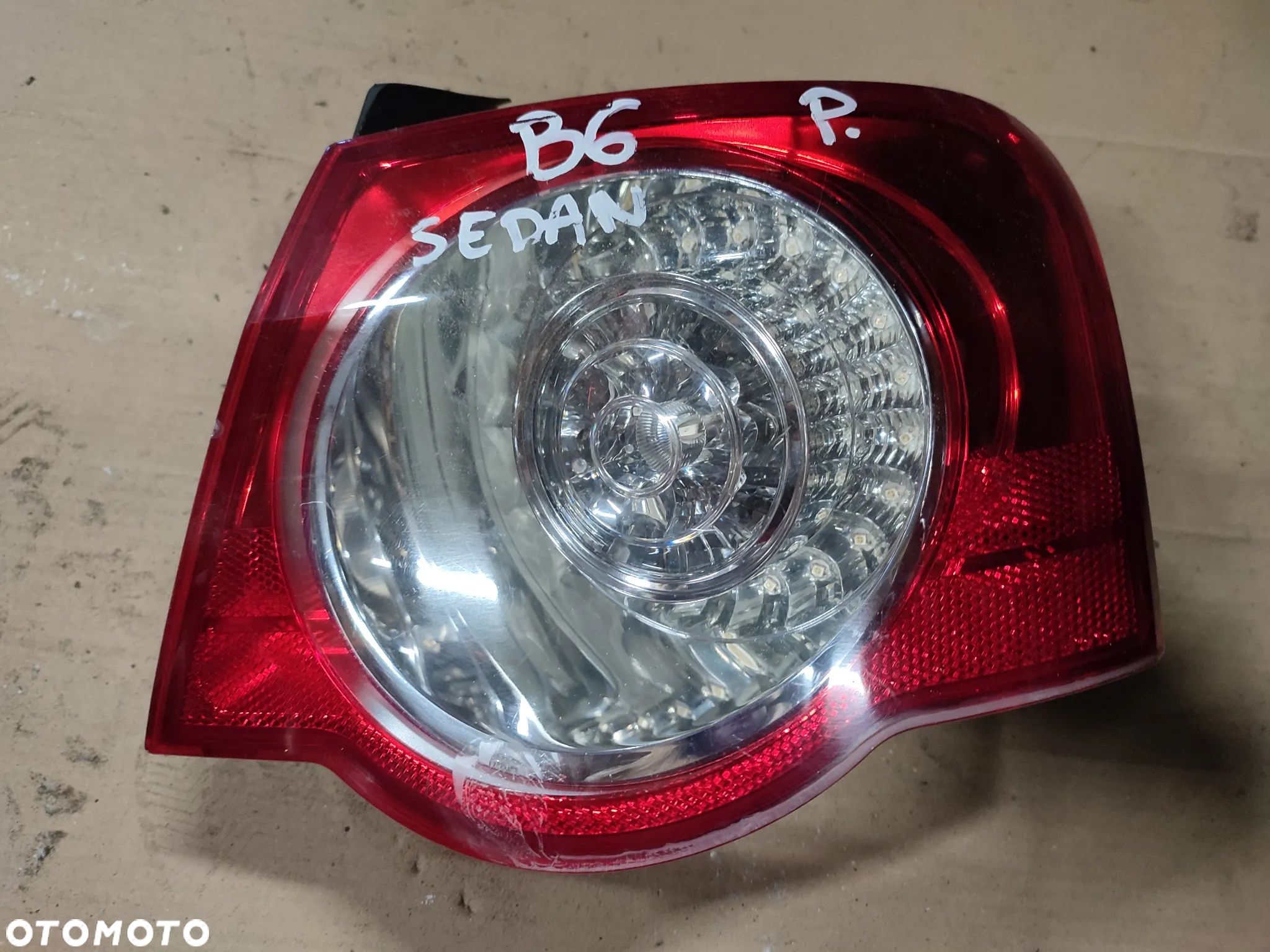 VW Passat B6 Sedan lampa tył tylna prawa - 1