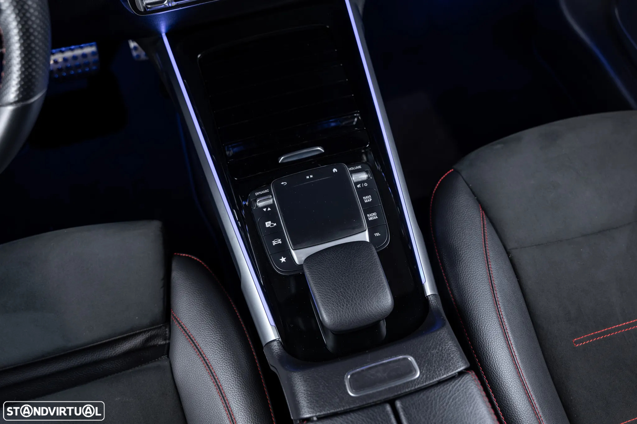 Mercedes-Benz GLB 180 d AMG Line - 18