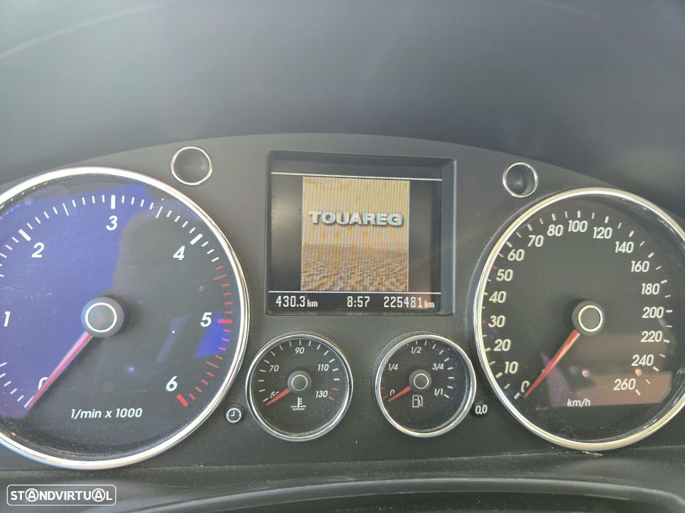 VW Touareg 3.0 TDI V6 Tiptronic - 9