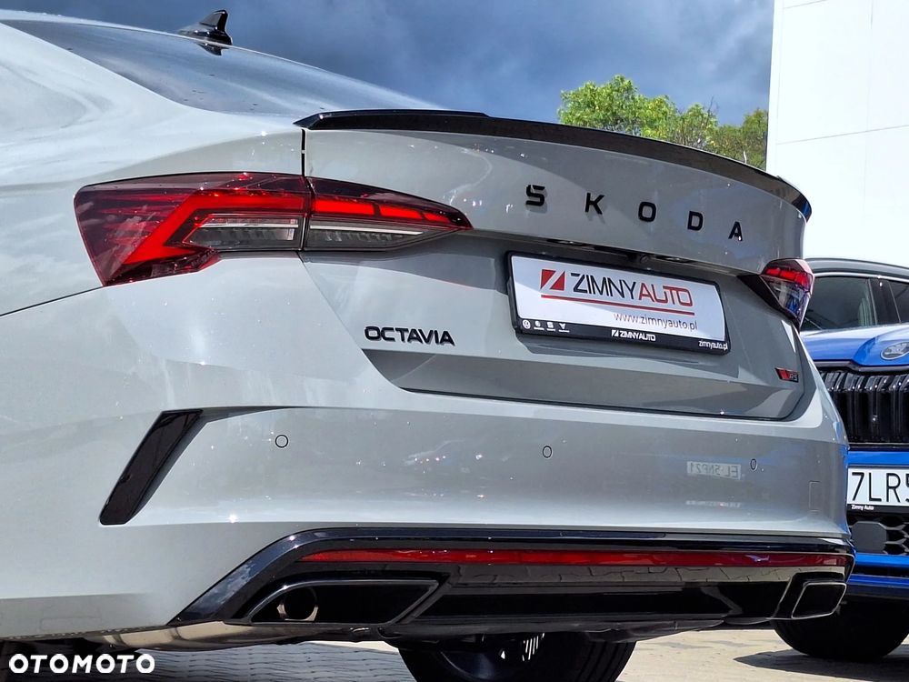 Skoda Octavia 2.0 TSI RS DSG - 11