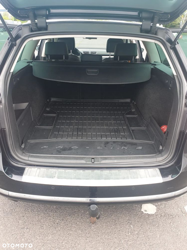 Volkswagen Passat Variant 2.0 TDI 4Motion DSG BlueMotion Tech R-Line - 9