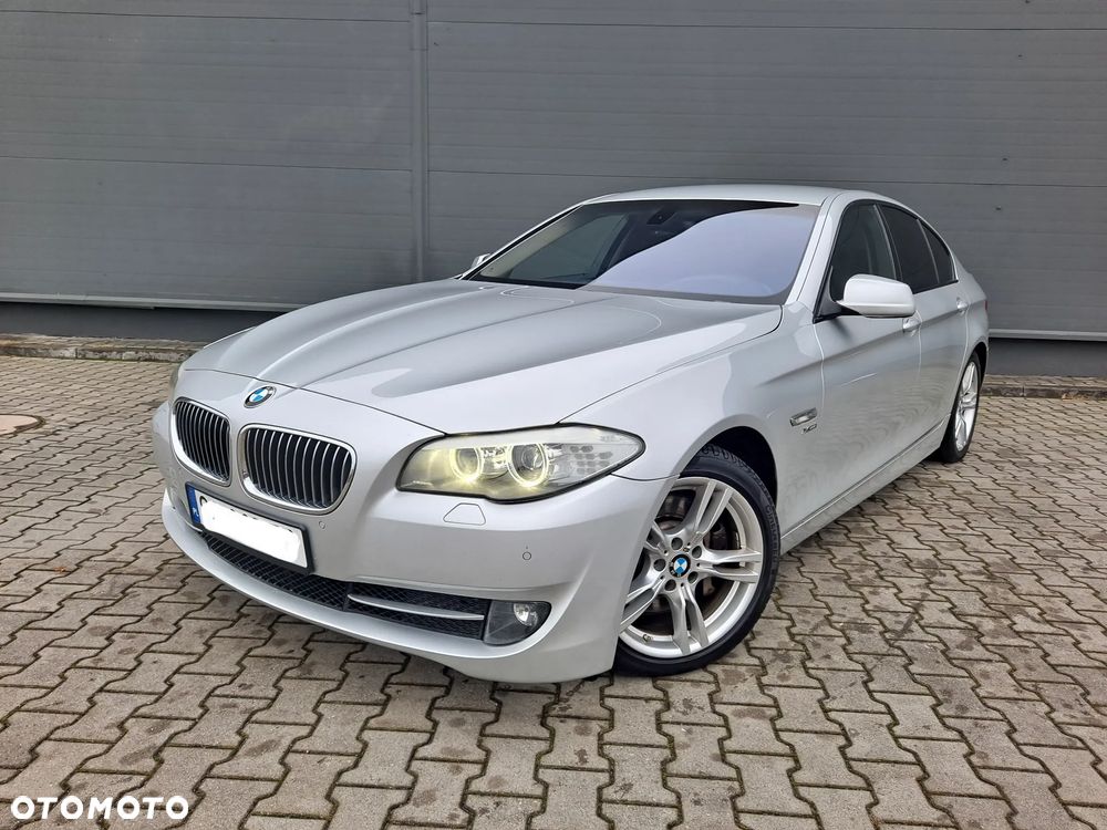 BMW Seria 5 530d xDrive Luxury Line - 1