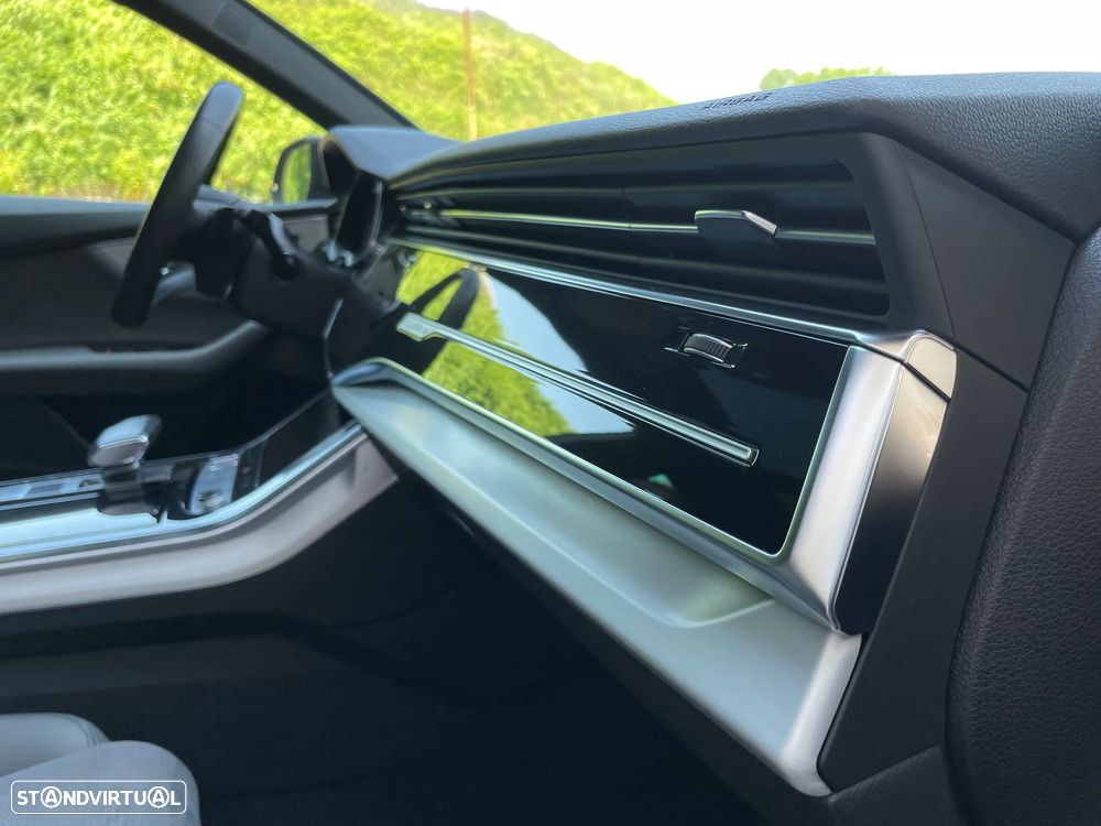 Audi SQ8 4.0 TDI quattro Tiptronic - 34